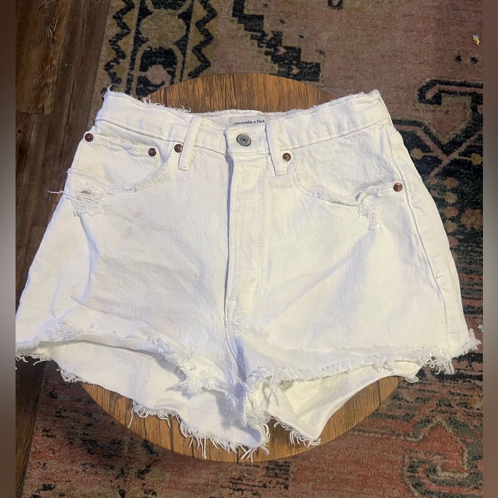 Abercrombie high rise mom shorts - size 28